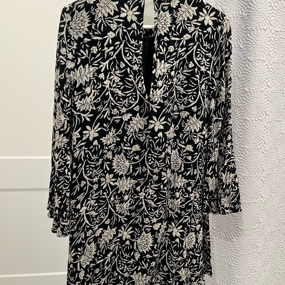 Volcom black and white floral dress size S - Picture 3 of 7